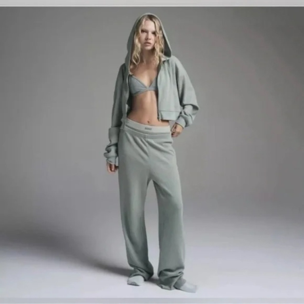 SKIMS Waffle Zip Up Cropped Jacket in Mineral Sage Green Size Large